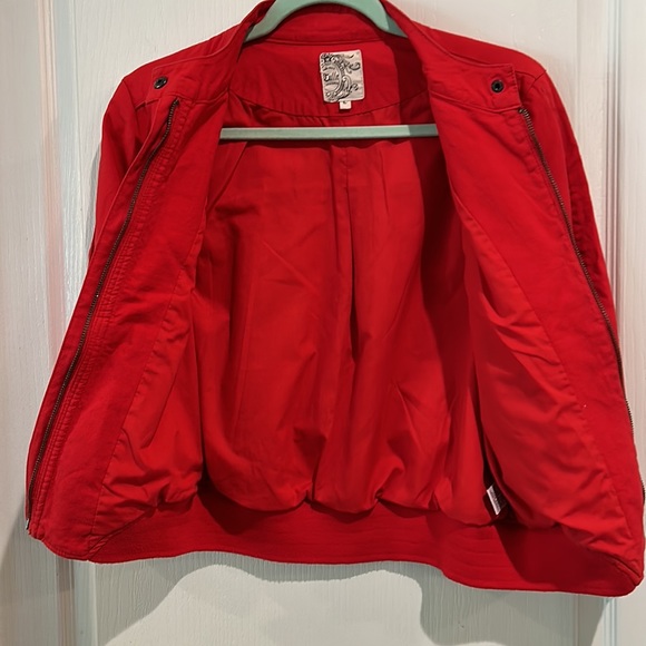 Red Cropped Jacket - Picture 6 of 7